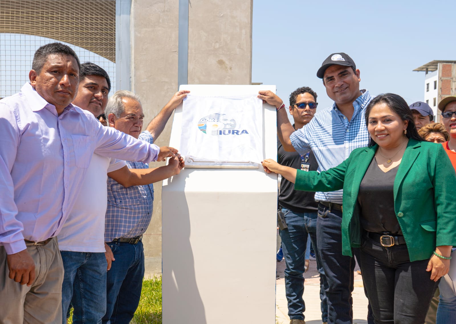 Gobernador Luis Neyra anuncia construcción de pistas y veredas para Upis Los Claveles