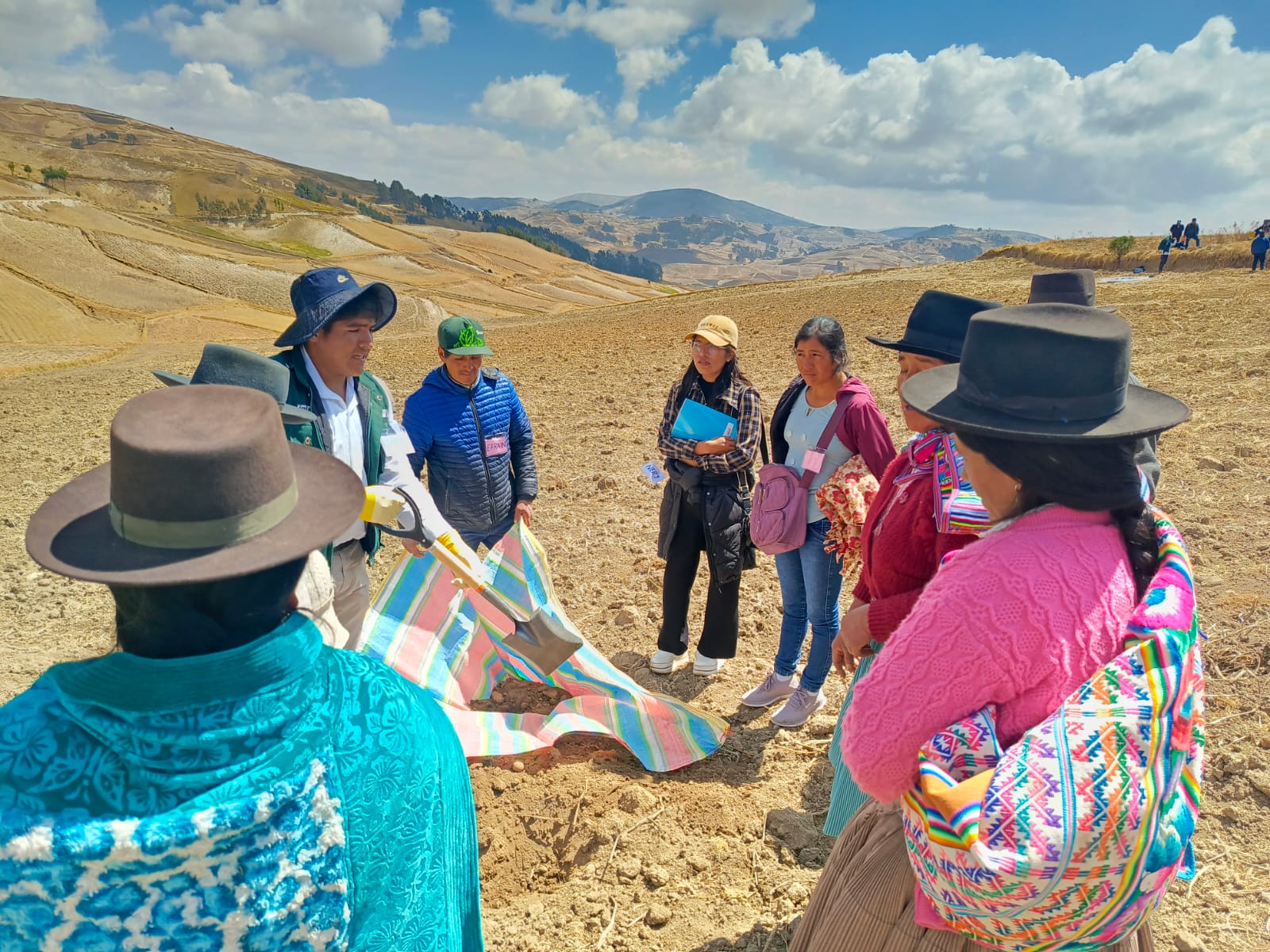 Imagen de las capacitaciones y escuelas de campo