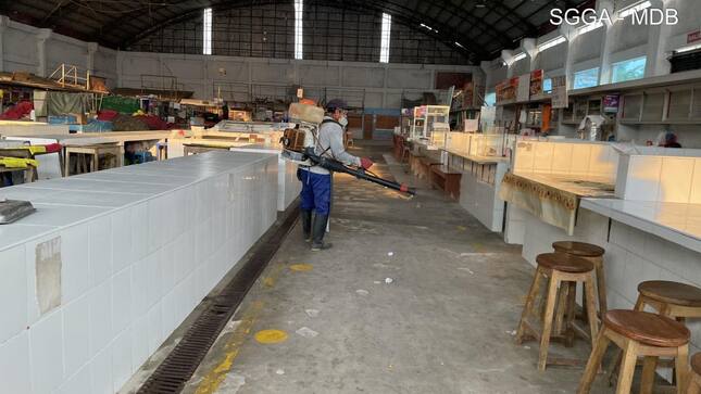 Municipalidad de belén realiza fumigación en el mercado Cardozo