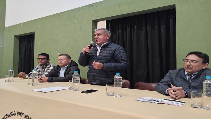 Alcalde Fernando Cárdenas inaugura charla de seguridad vial para conductores de vehículos menores