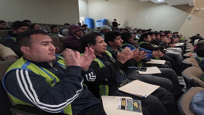 Alcalde Fernando Cárdenas inaugura charla de seguridad vial para conductores de vehículos menores