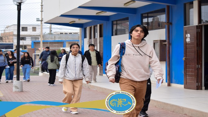 Con la presencia de la Comisión de Nivelación presidida por el Dr. Melchor Escudero Escudero e integrada por el Dr. Jorge Luis Rojas Paz se desarrolló el inicio del Ciclo de Nivelación.