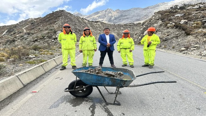 Mantenimiento de la Vía Carhuaz - Chacas - San Luis impulsa el desarrollo regional