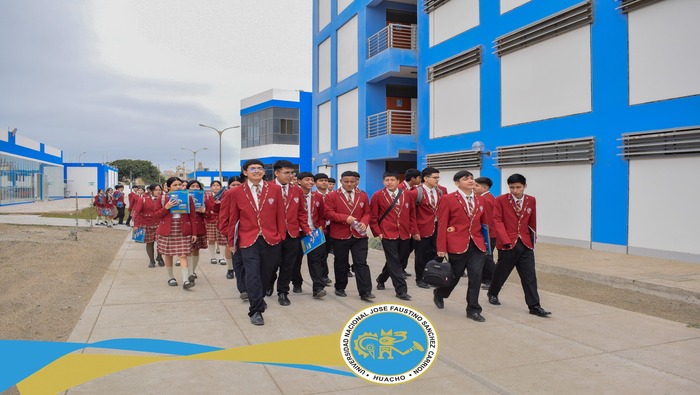 Continuando con las visitas guiadas, e contó con la presencia  de 52 alumnos de cuarto y quinto de secundaria  de la I. E. San Marco del distrito de Chancay .