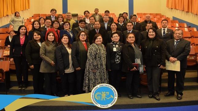 La Escuela Profesional de Administración de la Facultad de Ciencias Empresariales de la UNJFSC presentó su renovado plan curricular, diseñado para la modalidad presencial y a distancia.