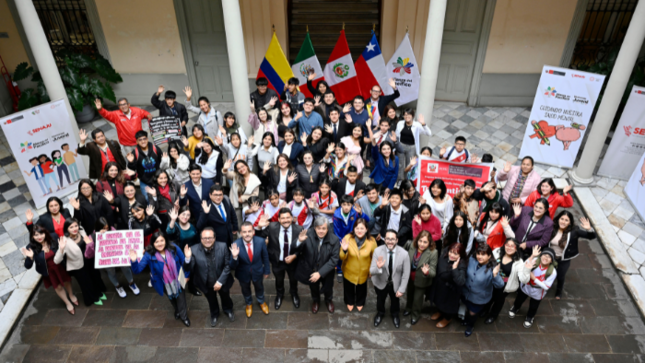 Jóvenes voluntarios de la Alianza del Pacífico participan en proyecto dirigido a la salud mental de adolescentes en Lima