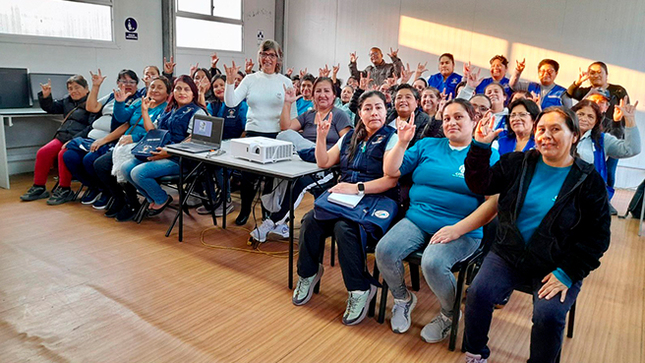 Personal de Salud recibe inducción en Lenguaje de Señas con enfoque educativo inclusivo