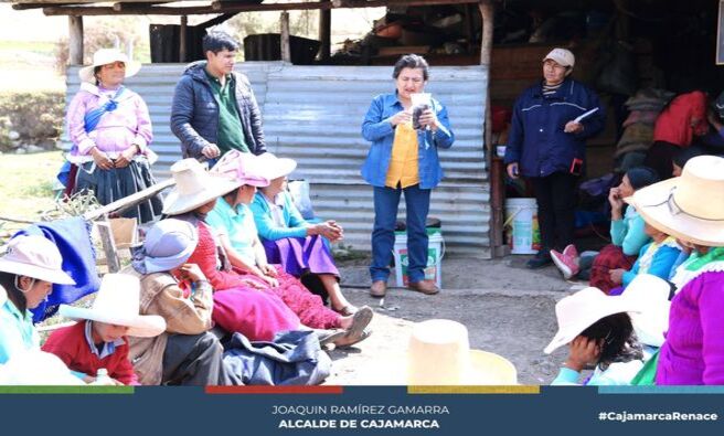 π½ La Municipalidad Provincial de Cajamarca, en alianza con el Instituto Nacional de InnovaciΓ³n Agraria (INIA), llevΓ³ a cabo una charla informativa para 32 beneficiarias del comedor popular "Rosa Blanca" en el caserΓo de Huayllapampa Baja. El objetivo fue informar sobre los destacados beneficios y propiedades del maΓz morado (INIA 601).
π° Durante la charla, se resaltΓ³ que este tipo de maΓz no solo destaca por su atractivo color, sino tambiΓ©n por su alto valor nutracΓ©utico. AdemΓ‘s de su aporte alimenticio y refrescante, se enfatizΓ³ en sus propiedades antioxidantes, las cuales pueden ayudar a controlar el colesterol, los triglicΓ©ridos y la presiΓ³n arterial.
π± Esta iniciativa se enmarca en el creciente interΓ©s de la comunidad por este cultivo. AsΓ, la Municipalidad y el INIA planean brindar apoyo a todo el proceso productivo, desde la siembra hasta la cosecha, para que los participantes puedan beneficiarse de su comercializaciΓ³n.