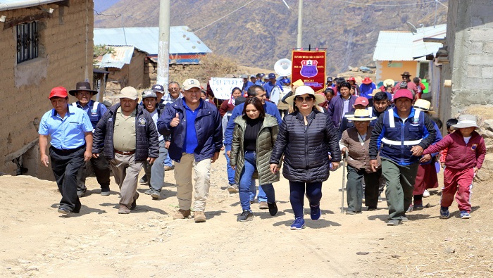 Alcalde Fernando Cรกrdenas presenta anteproyecto de local comunal en San Juan de Viscas