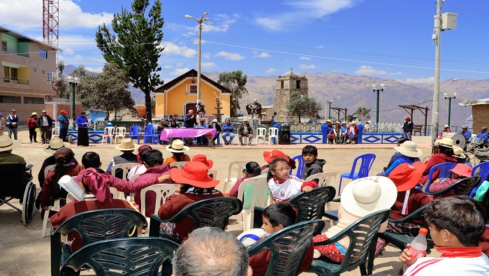 Alcalde Fernando Cรกrdenas presenta anteproyecto de local comunal en San Juan de Viscas