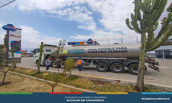 π° Las cisternas gestionadas por el alcalde JoaquΓn RamΓrez ante la OTASS ya se encuentran en Cajamarca, listas para iniciar la distribuciΓ³n de agua en los sectores mΓ‘s afectados por la escasez.
π Con estas unidades, se espera ampliar el abastecimiento de agua potable, llegando a mΓ‘s hogares cajamarquinos que necesitan urgentemente el recurso.
π¦ Esta acciΓ³n refuerza los esfuerzos de la Municipalidad Provincial para mitigar los efectos de la crisis hΓdrica que enfrenta la ciudad, asegurando que mΓ‘s ciudadanos accedan al agua en los prΓ³ximos dΓas.