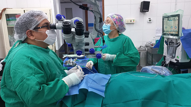 EsSalud Moquegua adquiere equipo de última tecnología para realizar cirugías de cataratas en 20 minutos
