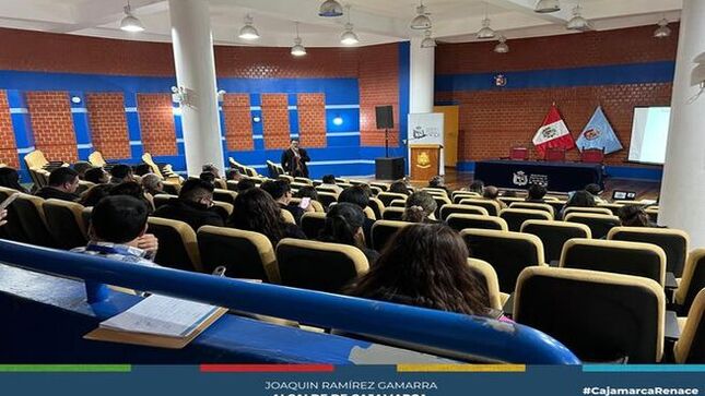 💼 La Municipalidad Provincial de Cajamarca, a través de la Oficina General de Gestión de Recursos Humanos, llevó a cabo una capacitación sobre "Ética y Gestión Pública" dirigida a funcionarios, personal del área legal y administrativos con influencia en la toma de decisiones.
🧑‍💼 Estos cursos forman parte de una serie de actividades que la Oficina General de Gestión de Recursos Humanos viene realizando con el objetivo de fortalecer las capacidades de los servidores públicos, lo cual redundará en beneficio de la comunidad local.
💪 Esta iniciativa refleja el compromiso de la municipalidad por promover una gestión pública ética y eficiente, que atienda de manera efectiva las necesidades y demandas de los ciudadanos. La capacitación busca dotar a los participantes de herramientas y conocimientos que les permitan desempeñar sus funciones con transparencia, responsabilidad y apego a los principios de la administración pública.