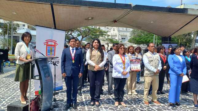 la alcaldesa da su discurso en ceremonia de lanzamiento de la campaña de prevención