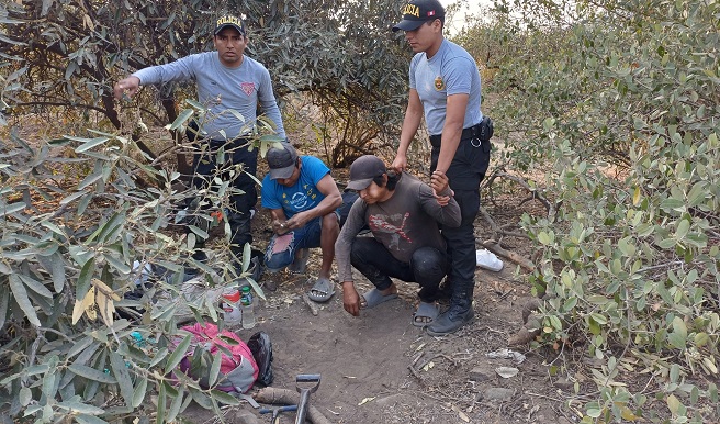 Detienen en flagrancia a dos personas realizando excavaciones clandestinas en el Sitio Arqueológico Cerro Songoy en Lambayeque