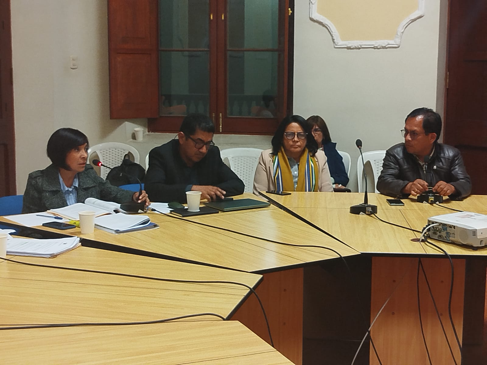 alcaldesa dirigió sesión de concejo en la aprobación de dos convenios