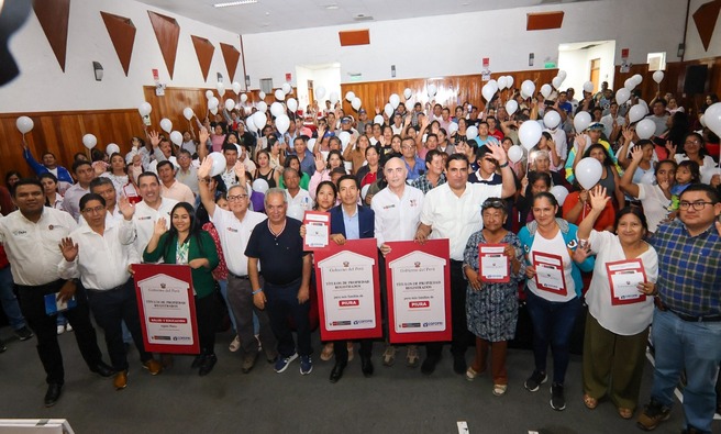 Se benefician familias de Ayabaca, Huancabamba, Morropón, Paita, Sechura, Sullana y Talara, en el marco de la campaña gratuita "Título en mano, seguridad de propietario".