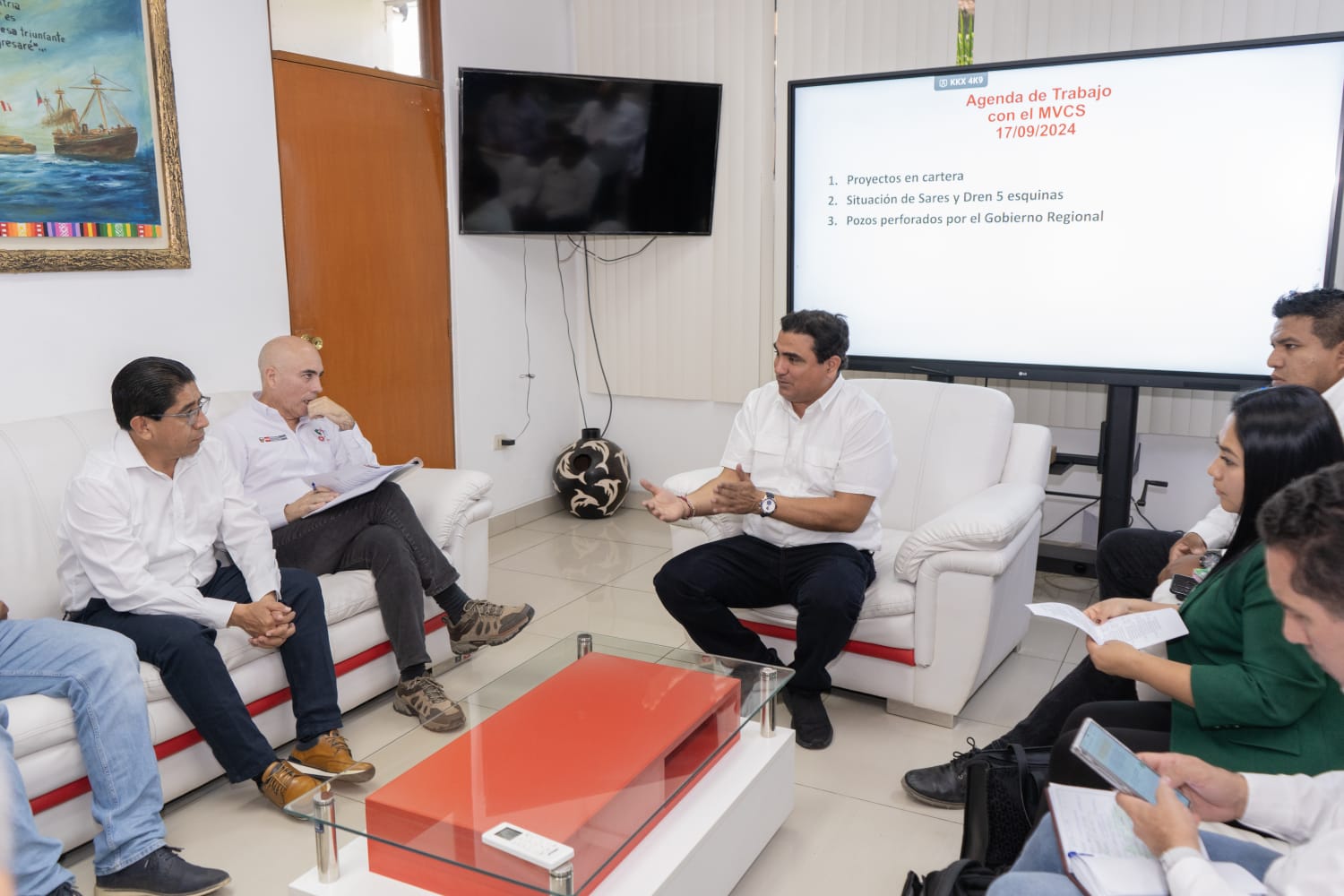Gobernador y ministro de vivienda acuerdan impulsar importante cartera de proyectos de sanemiento para la región