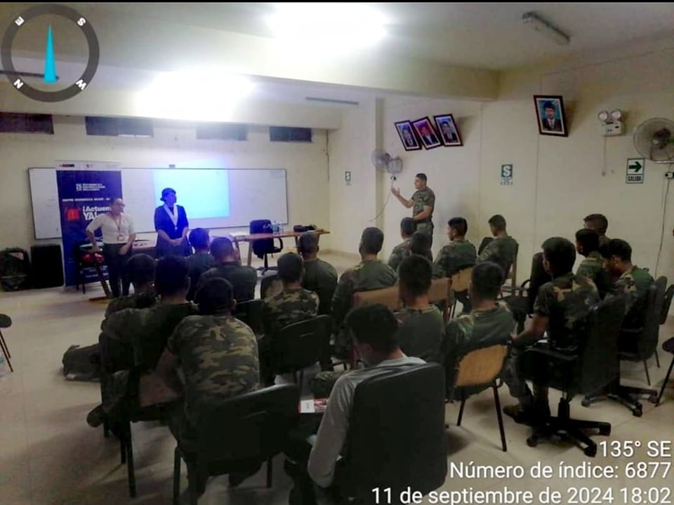 Jueza de la Sede Judicial de Echarati brindó capacitación a efectivos policiales en Kiteni sobre actuación ante denuncias de violencia