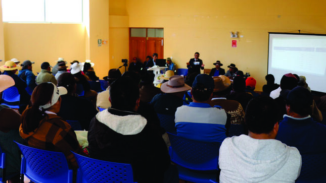 Audiencia fue convocada por directivos de la Central Única de Barrios del distrito de Desaguadero. 