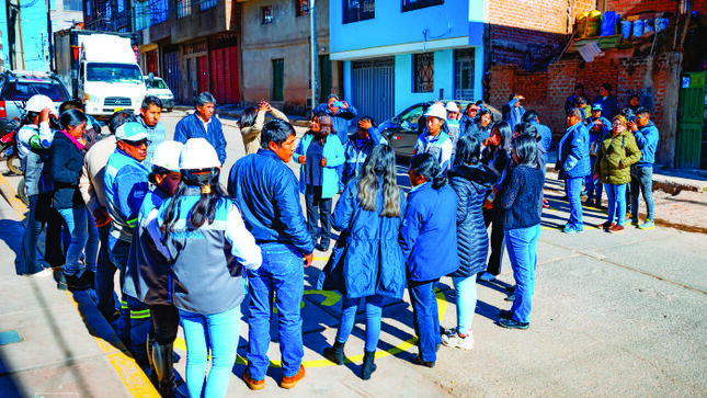 Con el propósito de fortalecer las capacidades de preparación y respuesta ante desastres, Emsapuno S.A. participa activamente del Segundo Simulacro Multipeligro 2024 