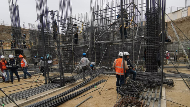 La Libertad.– La Contraloría General advirtió al Gobierno Regional (GORE) de La Libertad las situaciones adversas que está identificando en la construcción de la nueva sede del GORE y de las oficinas temporales que forman parte del plan de contingencia que garantiza la continuidad de los servicios que presta dicha entidad. 