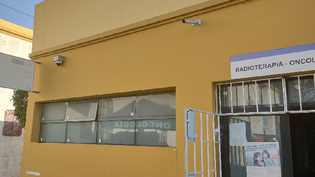 Arequipa.- La Contraloría General alertó que la totalidad de las cámaras de videovigilancia instaladas en los diversos ambientes del hospital Goyeneche se encuentran inoperativas, situación que afectaría la seguridad de pacientes, personal asistencial y administrativo, pues limita la vigilancia y control de los bienes patrimoniales.