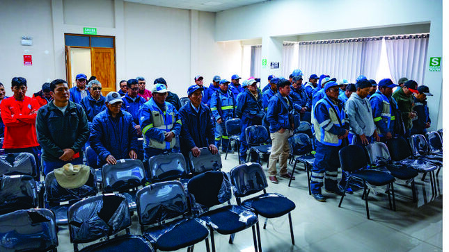 Desarrollan taller informativo en sistema de gestión de seguridad y salud en el trabajo a los trabajadores operativos de Emsapuno S.A.