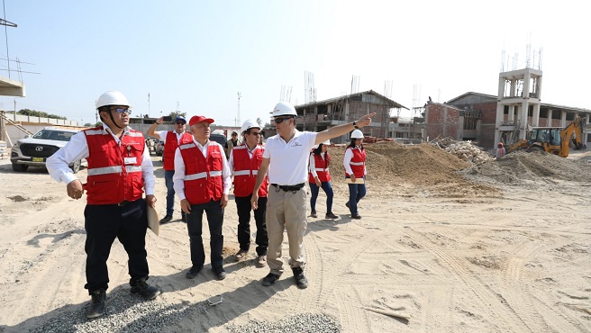 Piura.- Durante su primera visita a la región Piura, el contralor César Aguilar ratificó que en su gestión impulsará la cultura preventiva del control y buscará acelerar el proceso de reactivación de obras públicas paralizadas.
