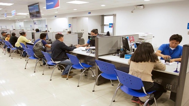 La devolución de oficio se realiza, entre otros, porque los trabajadores han efectuado gastos deducibles en hoteles y restaurantes solicitando boletas de venta electrónicas identificándose con su DNI.