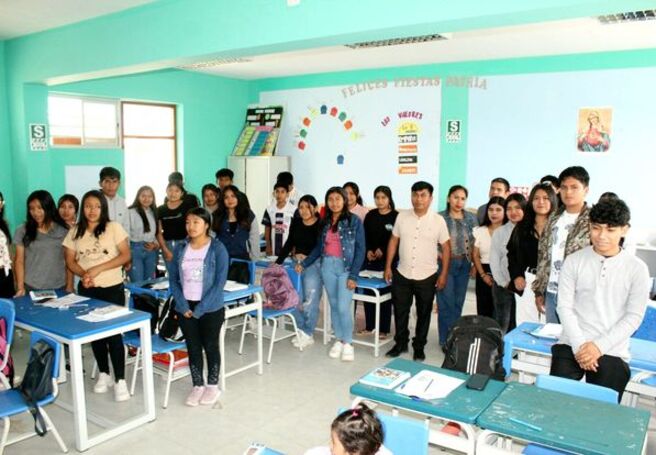 Inició la Academia Municipal Preuniversitaria.