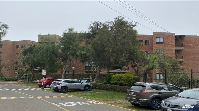 Entre los bienes a rematar figuran cuatro locales comerciales en La Victoria, tres de ellos cuentan con un precio base de S/ 43,054.24 y uno con S/ 43,790.23; una casa ubicada en San Miguel con precio base de S/ 933,833.83, así como un predio industrial ubicado en el Callao con precio base de S/ 33,270,966.59.