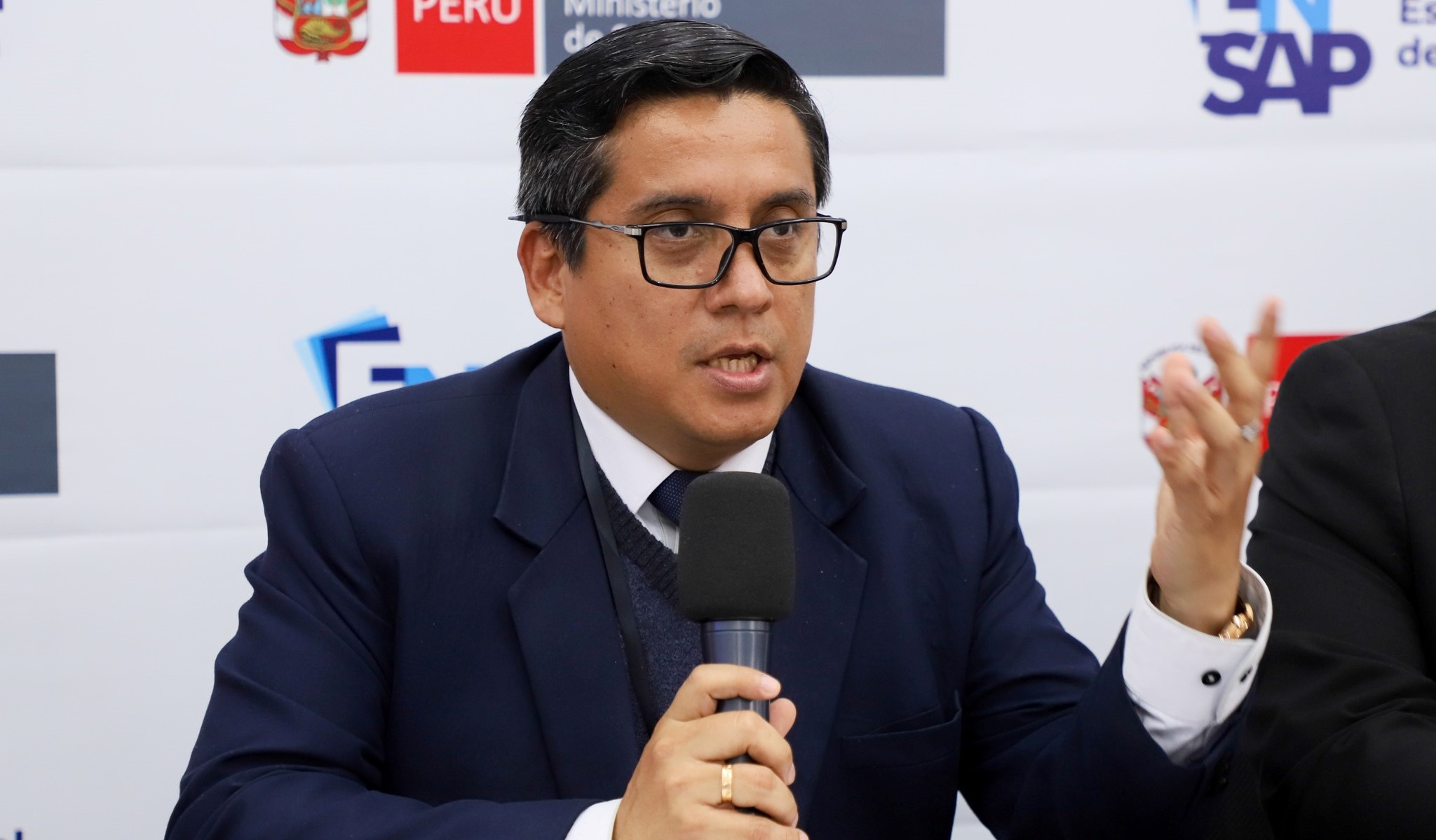 Dr. Cristian Díaz Vélez, Director General de la Dirección General de Intervenciones Estratégicas en Salud Pública del Ministerio de Salud