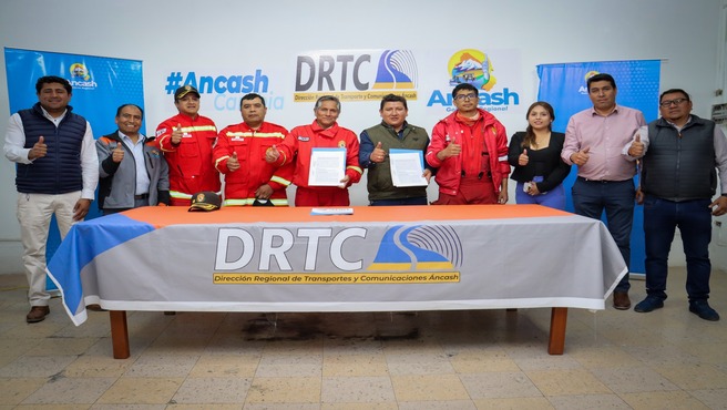 DRTC firma convenio para mejorar servicios del cuerpo de bomberos Santiago Antúnez de Mayolo de Huaraz