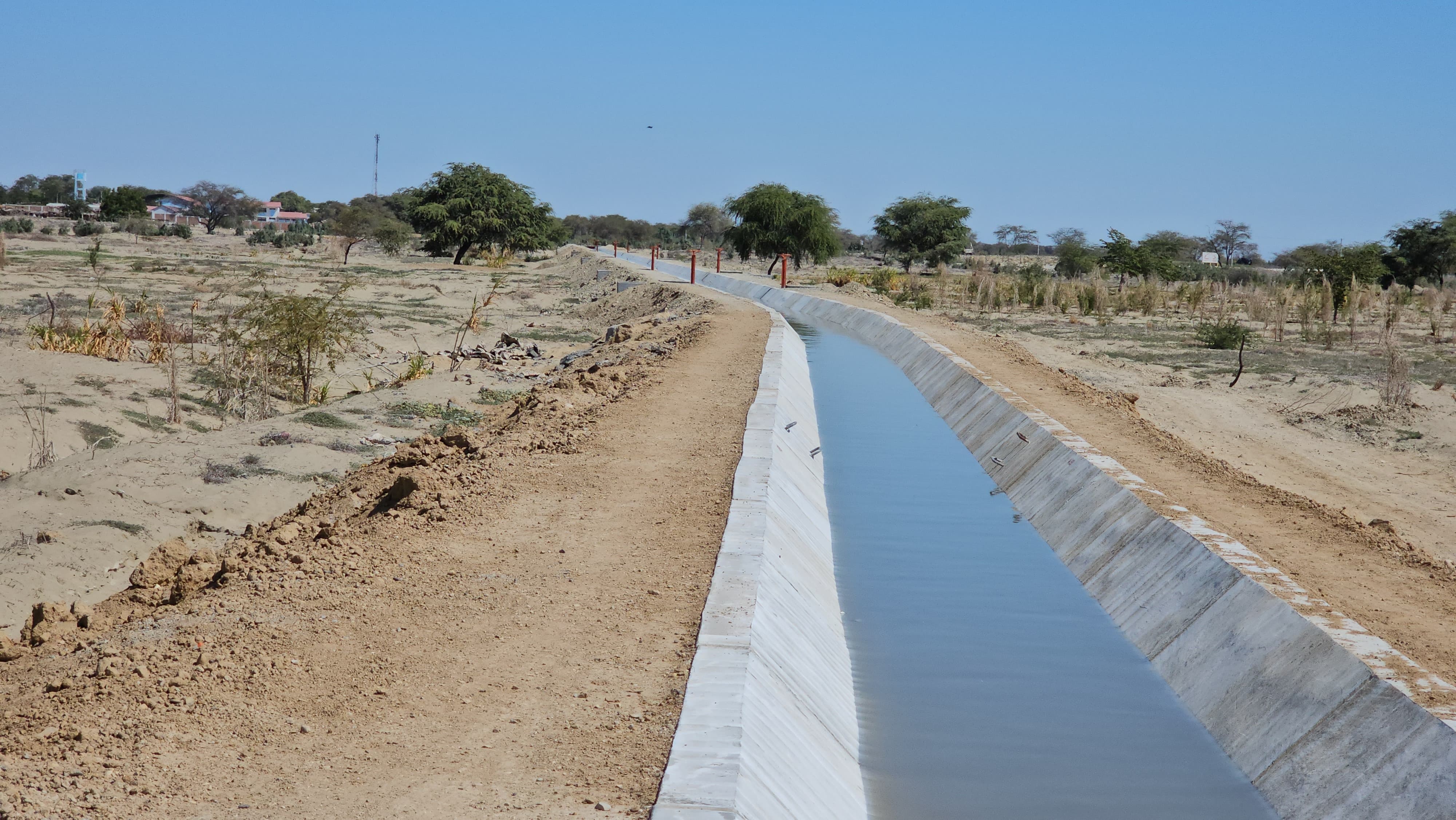 Vicegobernadora regional inaugura canal Santiago More que beneficiará a 500 familias de Cura Mori