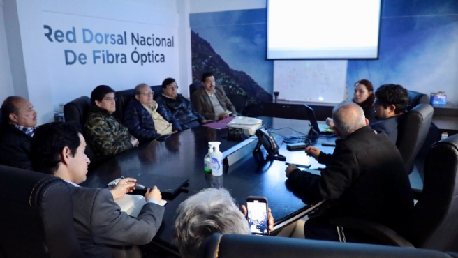 MTC y Colegio de Ingenieros fortalecen alianza con visita técnica al Centro de Operaciones de la Red Dorsal