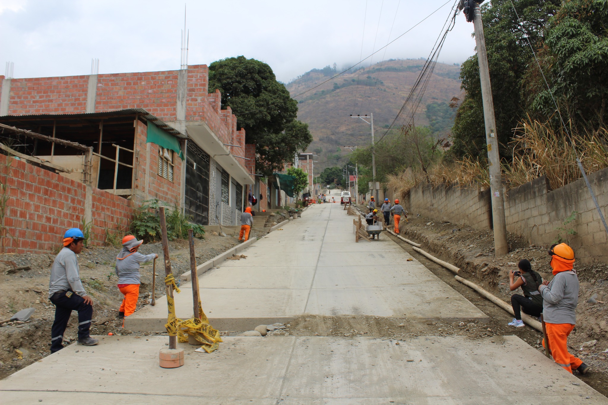Avance del 70% en la obra de creación del servicio de movilidad urbana mediante pistas y veredas en 11 calles de Barrial Alta
