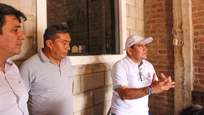 Alcalde visitó Casagrande en el distrito La Arena