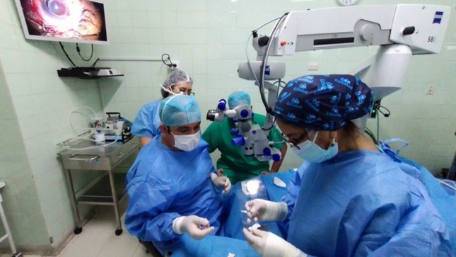 EsSalud Piura supera número de trasplantes de córneas y devuelve la visión a más asegurados
