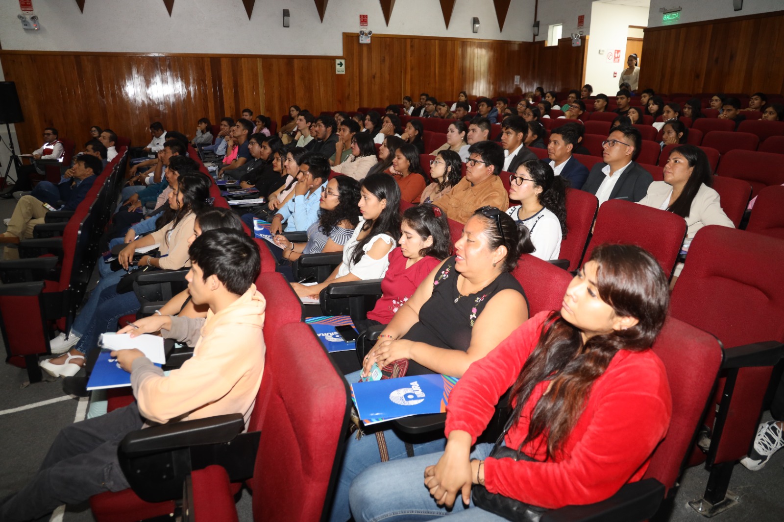 Gobierno Regional motiva a jóvenes para el emprendimiento y el éxito, durante ‘Expo Joven 2024’
