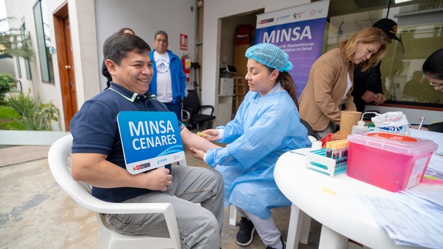 El Centro Nacional de Abastecimiento de Recursos Estratégicos en Salud (Cenares) en coordinación con la Oficina de Salud Ocupacional, realizó la campaña de “Despistaje de cáncer al colon y próstata”. 
La convocatoria de carácter gratuito, contó con la intervención de un centenar de trabajadores y familiares invitados, con el objetivo de participar de las pruebas cruciales, para una detección temprana de esta enfermedad como el cáncer.