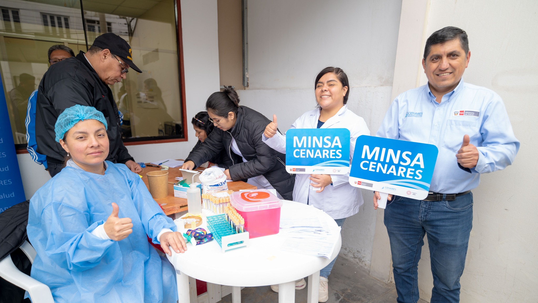 El Centro Nacional de Abastecimiento de Recursos Estratégicos en Salud (Cenares) en coordinación con la Oficina de Salud Ocupacional, realizó la campaña de “Despistaje de cáncer al colon y próstata”.
La convocatoria de carácter gratuito, contó con la intervención de un centenar de trabajadores y familiares invitados, con el objetivo de participar de las pruebas cruciales, para una detección temprana de esta enfermedad como el cáncer.