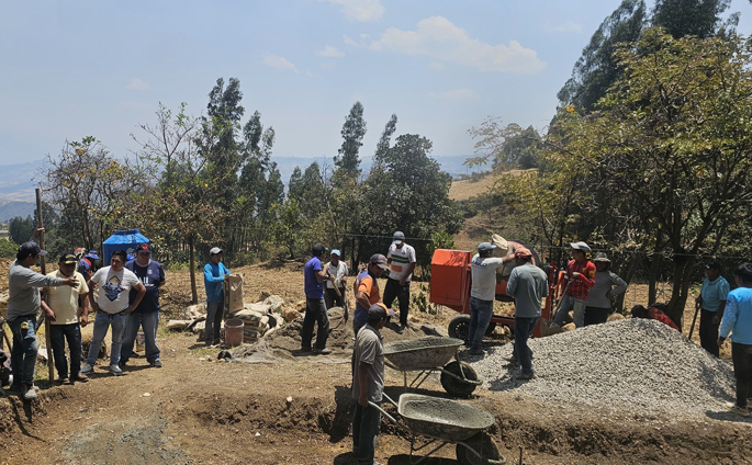 ¡Alcalde Juan Pérez campos impulsa construcción del reservorio de agua potable en Huayllabamba!
