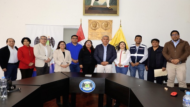 Alcalde Fernando Cárdenas se reúne con representantes del PRONIS para coordinar avances en la construcción del nuevo Hospital de Huaral 