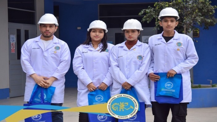 La Facultad de Ingeniería Pesquera realizó la tradicional bienvenida cachimbo a los estudiantes del semestre académico 2024-II.
