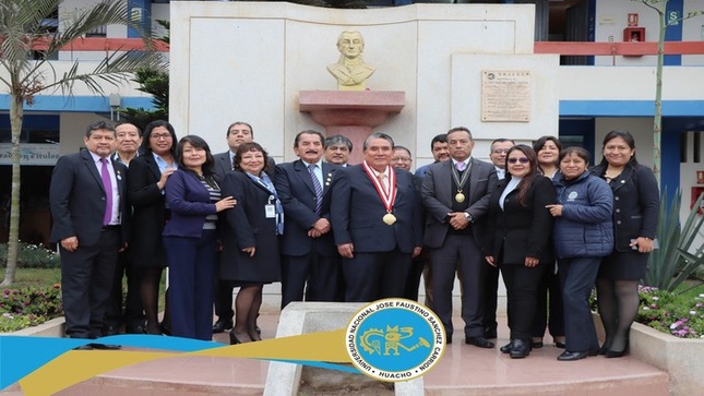 Se realizó la ceremonia protocolar e izamiento del Pabellón Nacional en la plazuela de la UNJFSC con ocasión del 31° aniversario de las Escuelas Profesionales de Ingeniería de Sistemas e Informática.