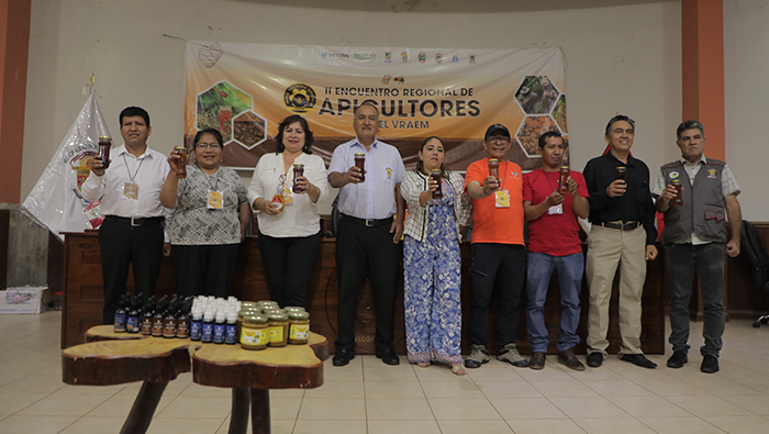 VRAEM ABEJAS ENCUENTRO