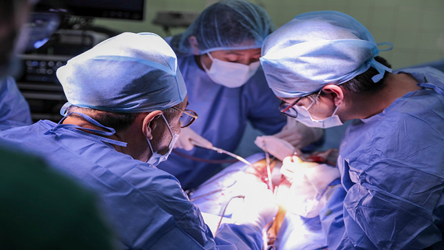 EsSalud: cirugías reconstructivas mejoran calidad de vida en pacientes con secuelas del cáncer a la próstata