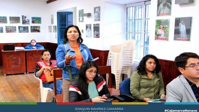 🌍 La Municipalidad Provincial de Cajamarca, a través de la Oficina de Planeamiento y Modernización liderada por Karen Gil Vargas, llevó a cabo el taller integrador de la segunda fase del proceso de formulación del Plan de Desarrollo Local Concertado CajamaThis is some textrca al 2034 (PDLC).
💭 Este taller se centró en la definición del "futuro deseado" para la provincia. El trabajo realizado previamente se dividió en tres corredores principales con la participación de diversos actores sociales públicos y privados, como la Policía Nacional, programas sociales, pensión 65, Qali Warma, Gobierno Regional, la Asociación Los Andes, entre otros actores.
👨‍💻 Se presentaron los resultados de las tendencias, los riesgos identificados y las propuestas de inversión a nivel provincial, insumos clave para la formulación del plan de desarrollo local concertado.