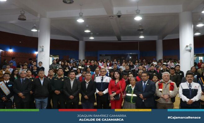📋 La tercera sesión ordinaria del COPROSEC-CAJAMARCA se llevó a cabo de manera satisfactoria con la participación de la mayoría de sus miembros del COPROSEC. Durante la reunión, se informó sobre la situación actual y las actividades realizadas por las mesas de trabajo 1, 2 y 3 en la prevención de delitos y faltas que afectan la seguridad en la provincia de Cajamarca.
🤝 Como resultado, se llegaron a importantes acuerdos para propiciar una mayor participación interinstitucional y vecinal en beneficio de la seguridad ciudadana. Cabe destacar que, según el INEI, Cajamarca es la segunda ciudad más segura del Perú, después de Huánuco.